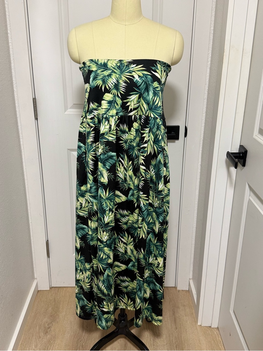 2X Tropical Maxi Strapless Dress - Excellent Condition
